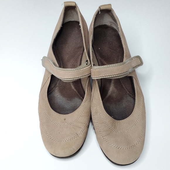 Aerosoles || Tan Leather Wedges Mary Jane - Picture 5 of 6